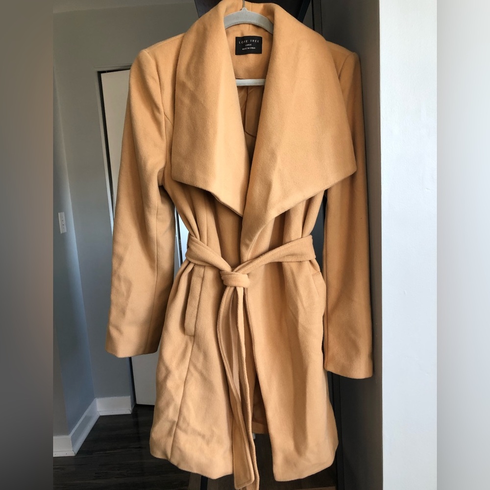 Beautiful Tie Waist Coat, size Large and never worn!